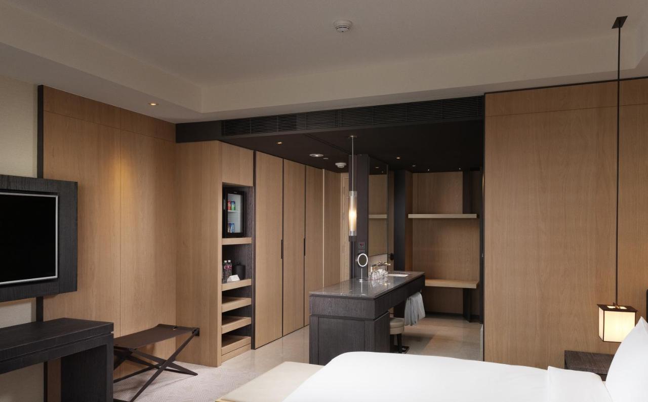 Crowne Plaza Tainan By Ihg Exterior foto A room at the hotel