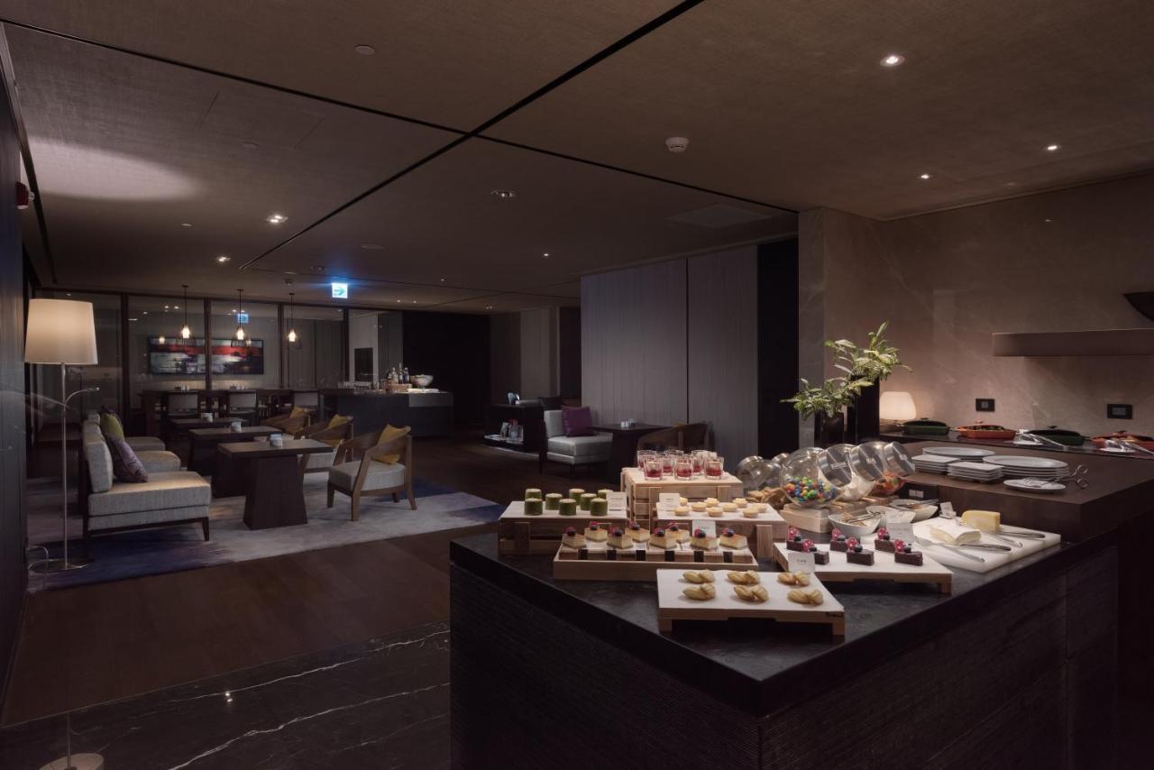 Crowne Plaza Tainan By Ihg Exterior foto The lounge at the airport