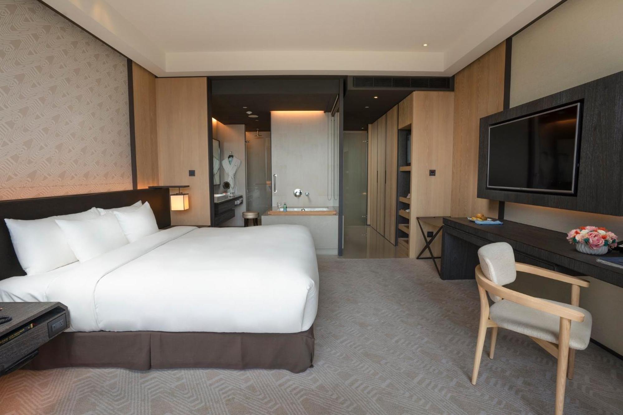 Crowne Plaza Tainan By Ihg Exterior foto Deluxe Room