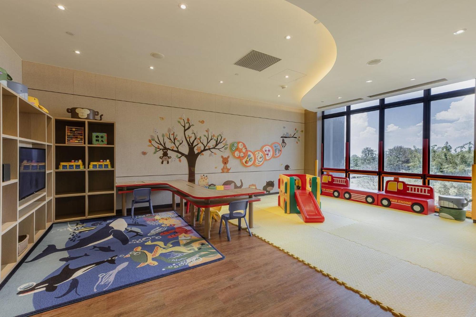Crowne Plaza Tainan By Ihg Exterior foto Children's Hospital